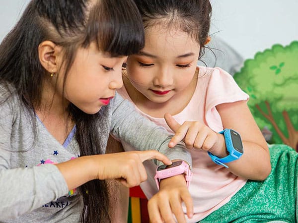 Đồng hồ định vị là sản phẩm hữu ích cho trẻ em Việt