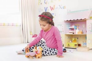 Độ tuổi thích hợp để trẻ ở nhà một mình là trên 12 tuổi