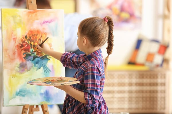 Nếu trẻ yêu thích màu sắc, tranh vẽ thì khả năng bé có năng khiếu hội khả