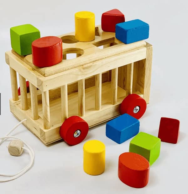 Tăng khả năng tư duy cho trẻ với đồ chơi hình khối