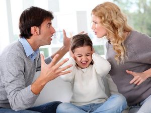 Cha mẹ cãi nhau là cách hành xử gây ảnh hưởng đến trẻ